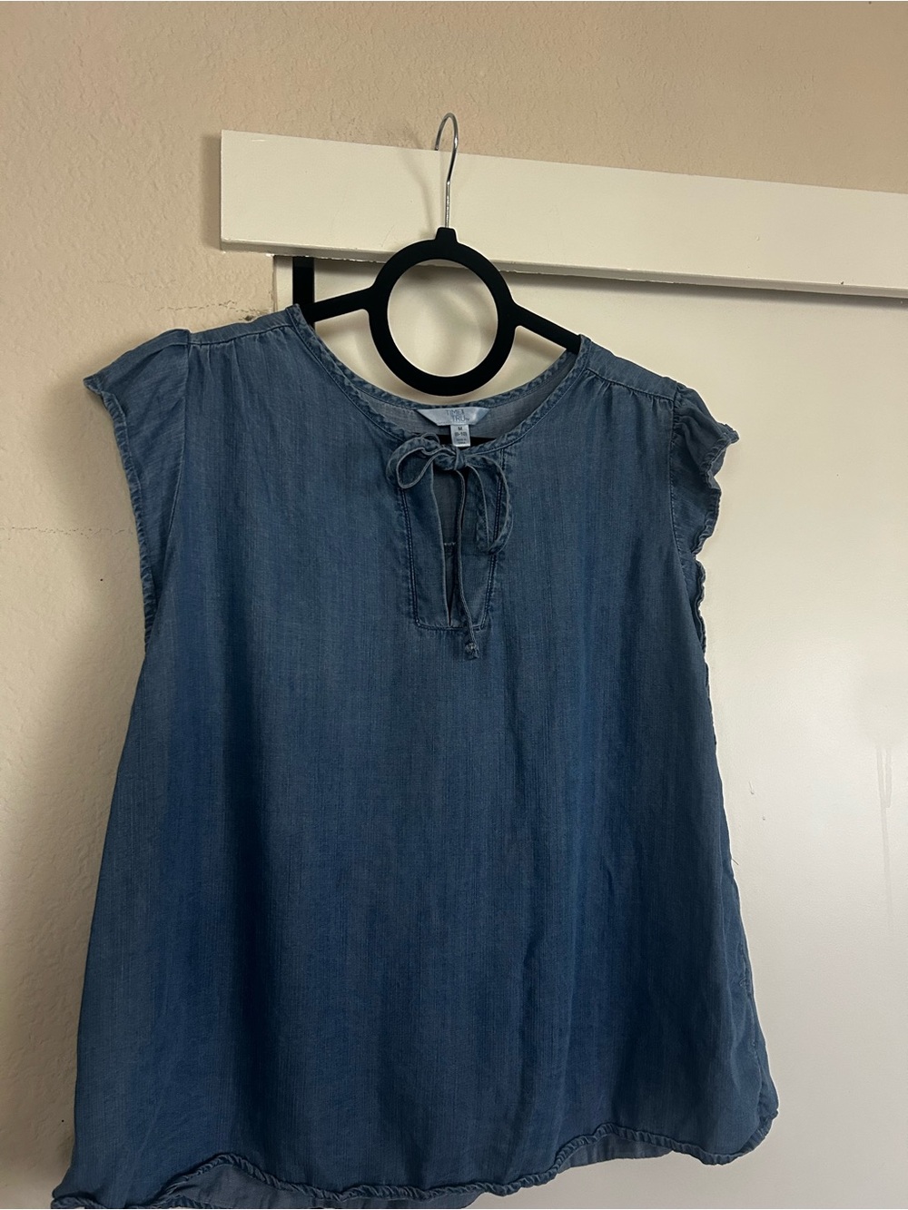 Time and Tru Chambray Tie-Front Cap Sleeve Tunic - Blue